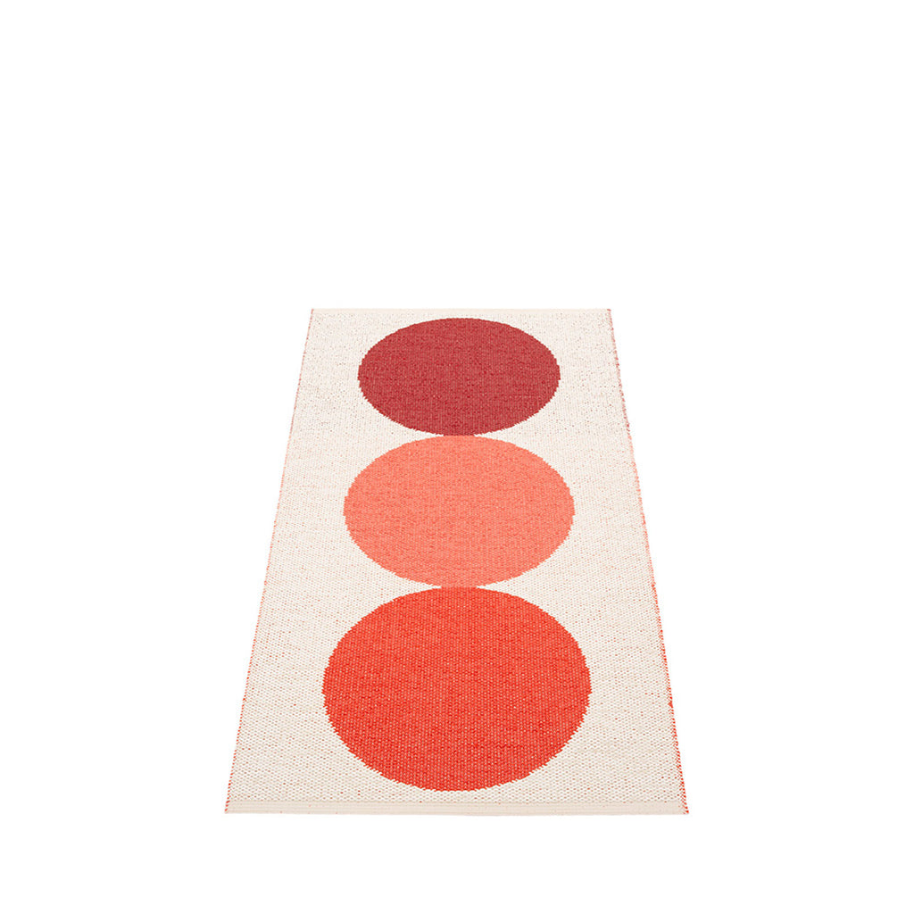 Ocean Road Beach Plastic Floor Mats in Berry/Background Vanilla