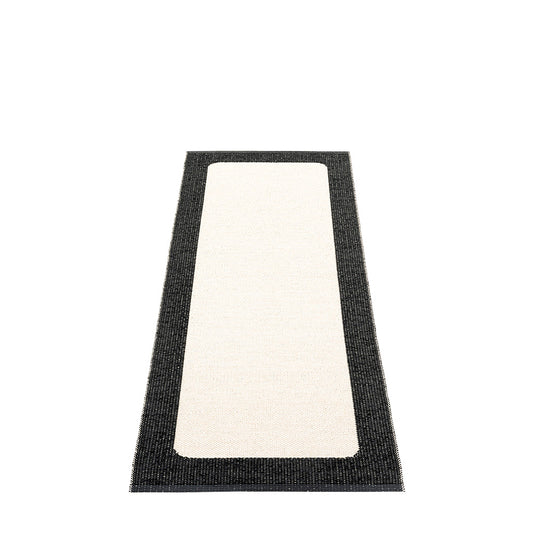 Amagansett Plastic Floor Mats Black/Vanilla (Multiple Sizes)